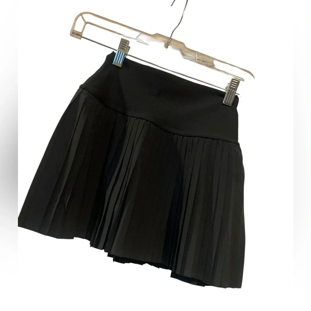 NWT Alo Yoga grand slam tennis skirt BLACK Size Small